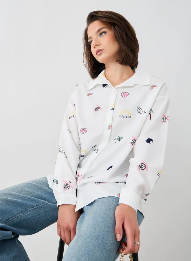 تايك تو قميص واسع بياقة منتشرة وطبعة شاملة