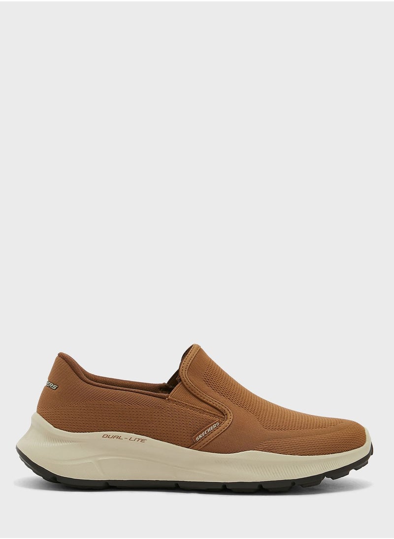 SKECHERS - Equalizer 5.0 - Image 1