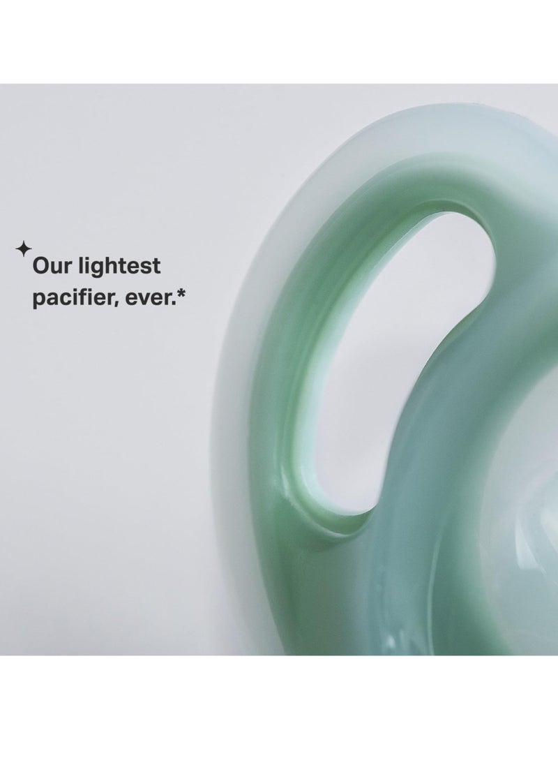 Tommee Tippee UK - Ultra Light Silicone Pacifier Symmetrical One Piece Design Silicone Binkies 0 to 6 Month 4 Count - Image 1
