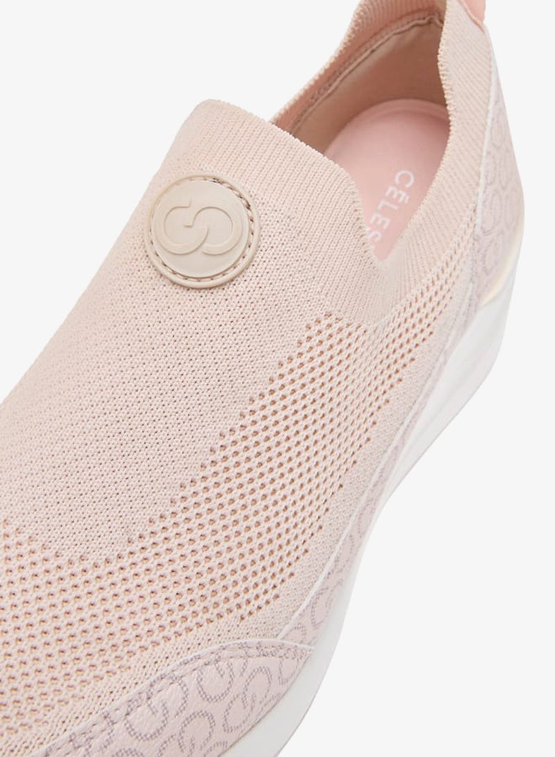 سيليست سنيكرز نسائي بشعار مميز سهل الارتداء - Image 4