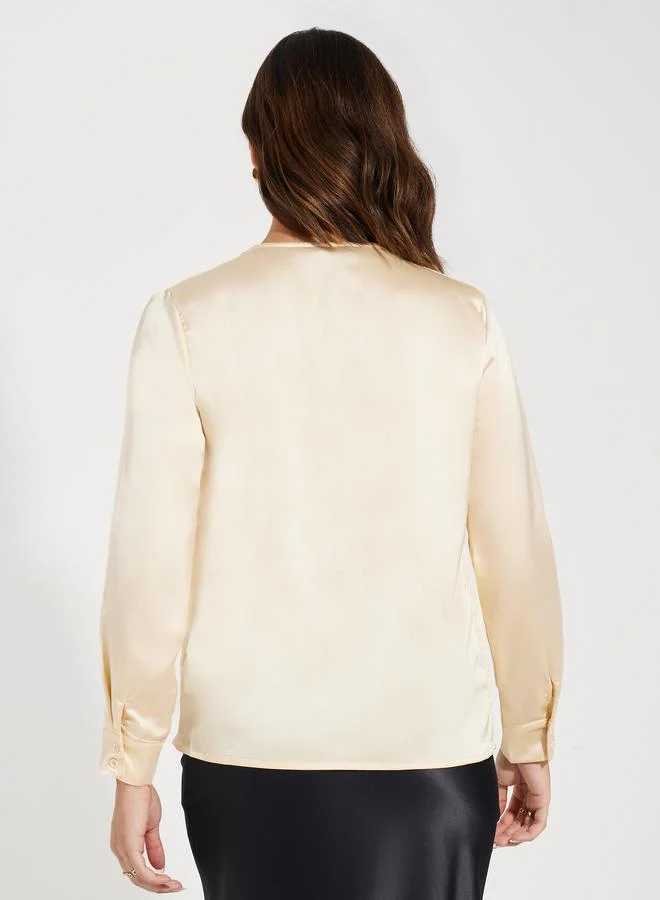 Styli Keyhole Neck Chain Detail Satin Blouse