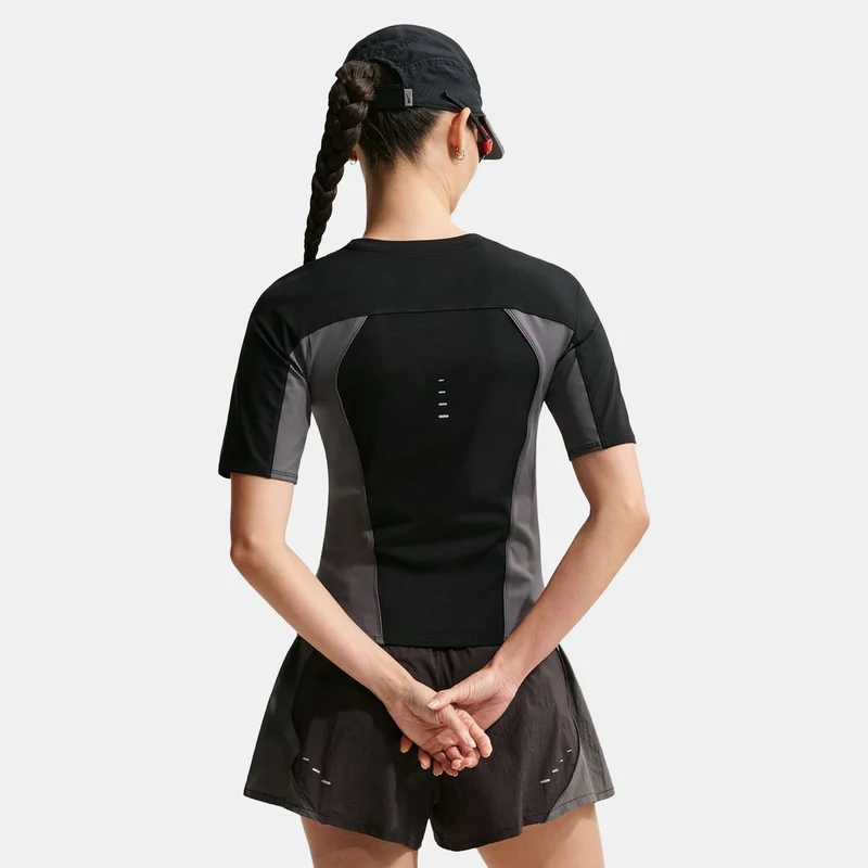نايكي Women's Swift Dri-FIT Running Top