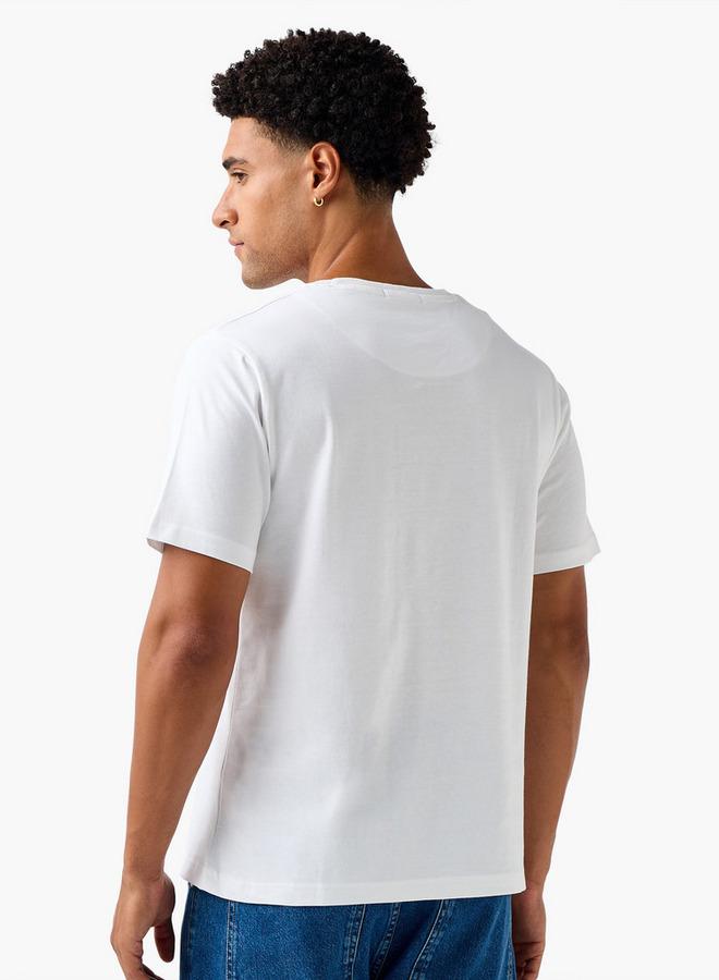 سبلاش فيڤ تيشيرت رجالي بقصة عادية ورقبة دائرية وأكمام قصيرة وطبعة شعار - Image 3