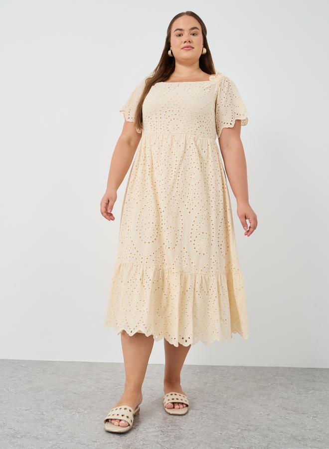 Styli Plus Size Schiffli Half Sleeves A-Line Midi Dress - Image 2