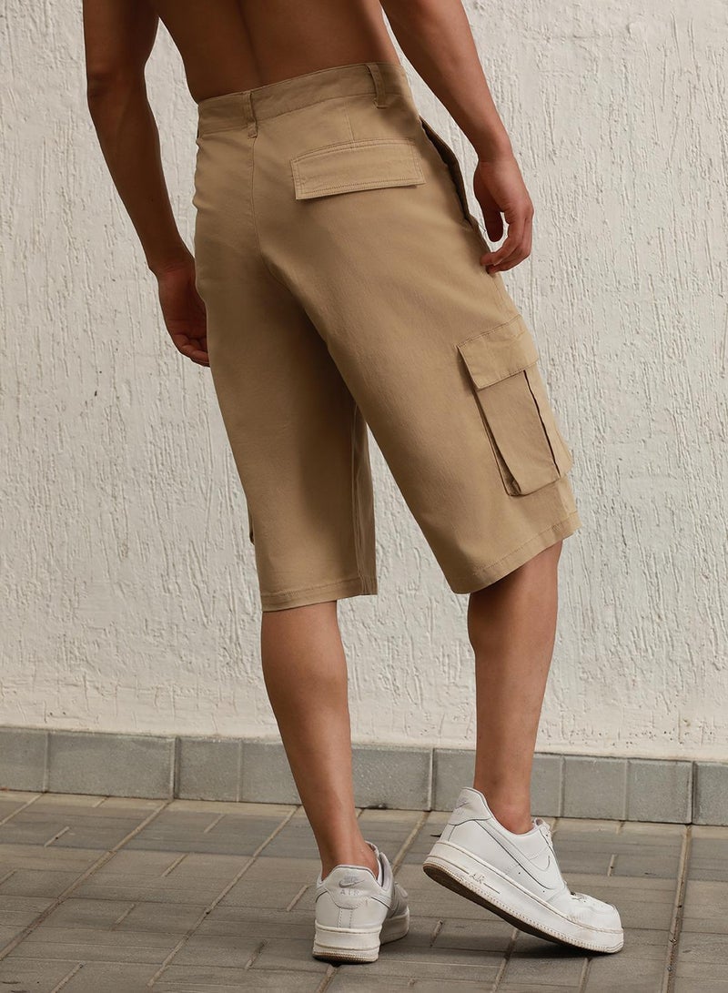 Hubberholme Men's Khaki Cotton Blend Solid Pattern Cropped Length Cargo Loose Shorts - Image 3