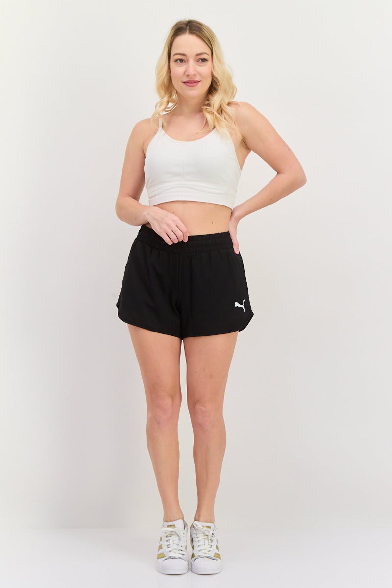 PUMA شورتات تدريبية للنساء بتصميم عادي مع شعار العلامة التجارية، أسود - Image 2