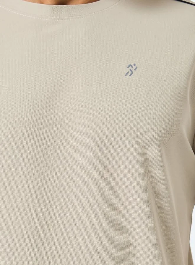 Styli Active Men Contrast Piping Detail Training T-Shirt