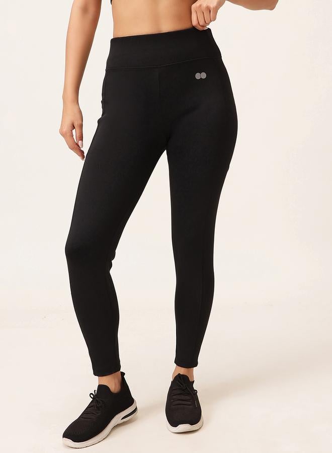 Clovia Black High Waist Tights with 3 Pockets and Loops - Image 3