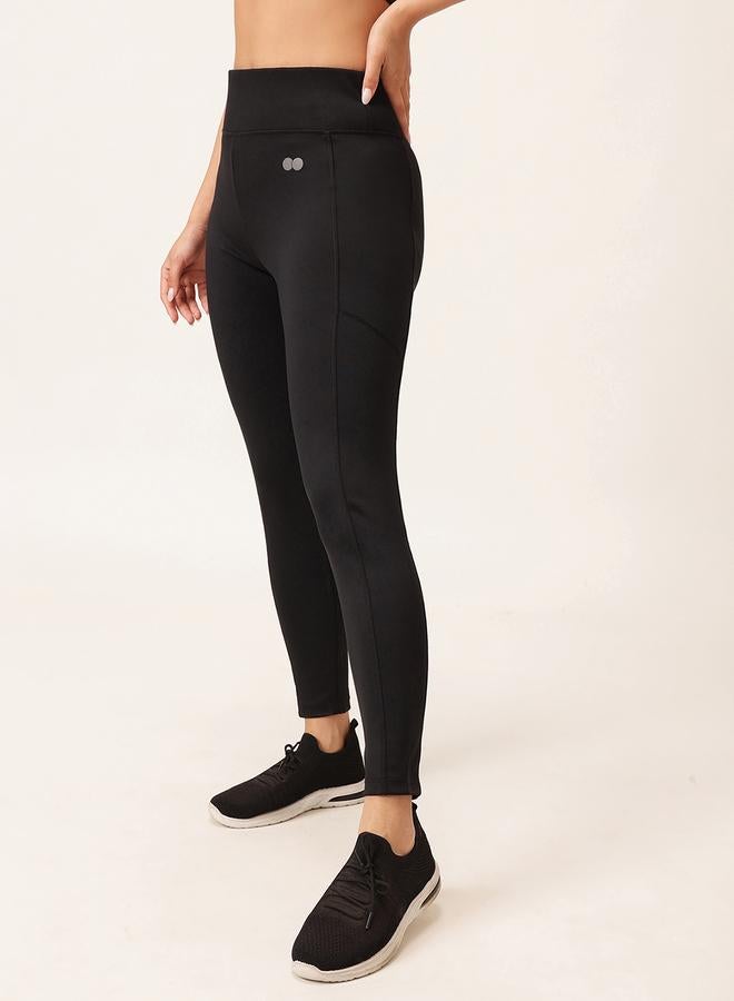 Clovia Black High Waist Tights with 3 Pockets and Loops - Image 5