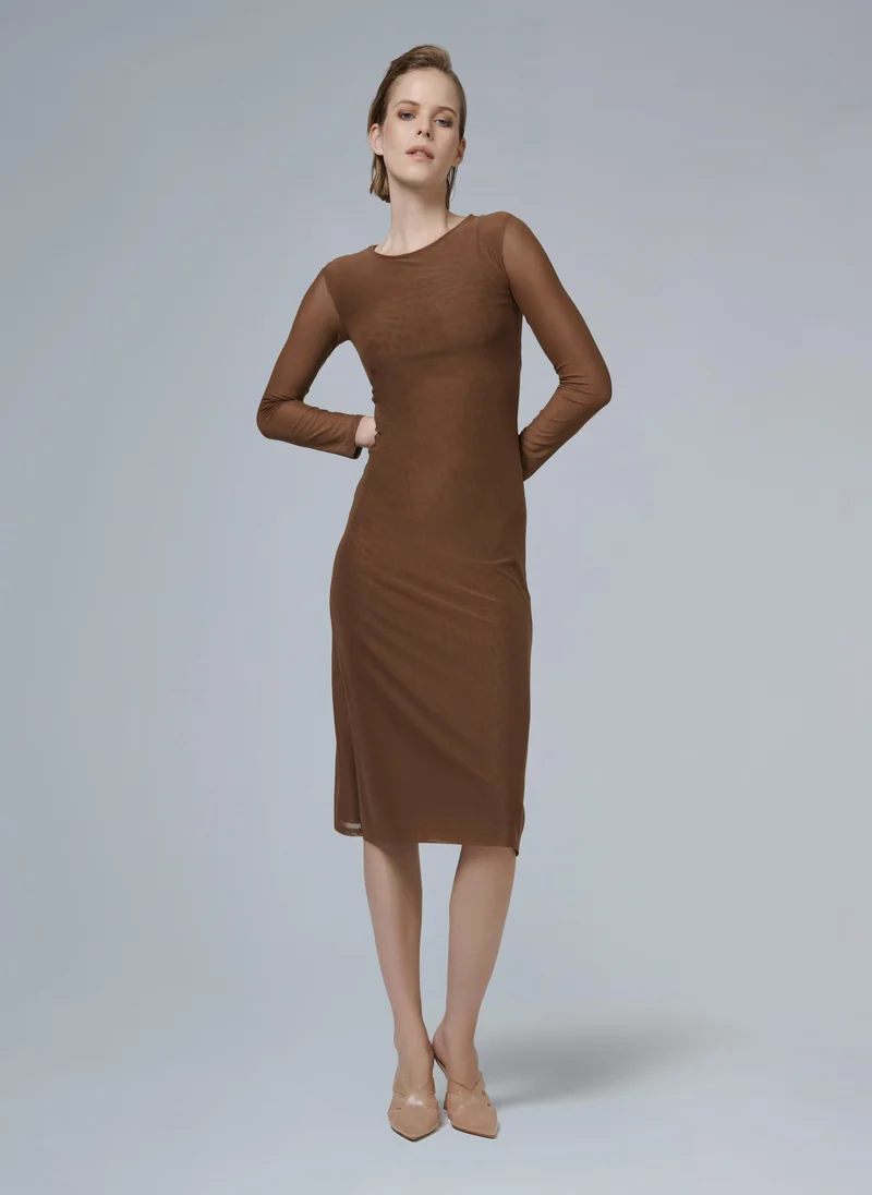 ليم فستان من قماش شبكي بأكمام طويلة - الخيار الأقصر