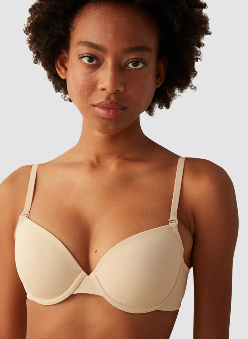 بنتي حمالة صدر نود داي ليفت