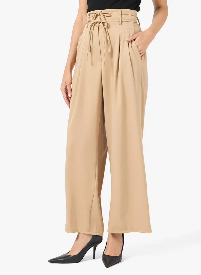 ايلا بنطلون بخصر عالٍ مع رباط ذاتي