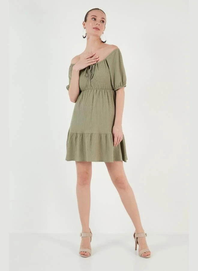 ليلا فستان ليلا قصير بأكمام بالون وكسرات أمامية للنساء