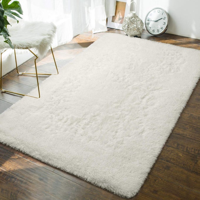 SOFT FLUFFY BEDROOM RUGS 4 X 6 FEET INDOOR SHAGGY PLUSH AREA RUG FOR BOYS GIRLS KIDS BABY COLLEGE DORM LIVING ROOM HOME DECOR FLOOR CARPET CREAM WHITE