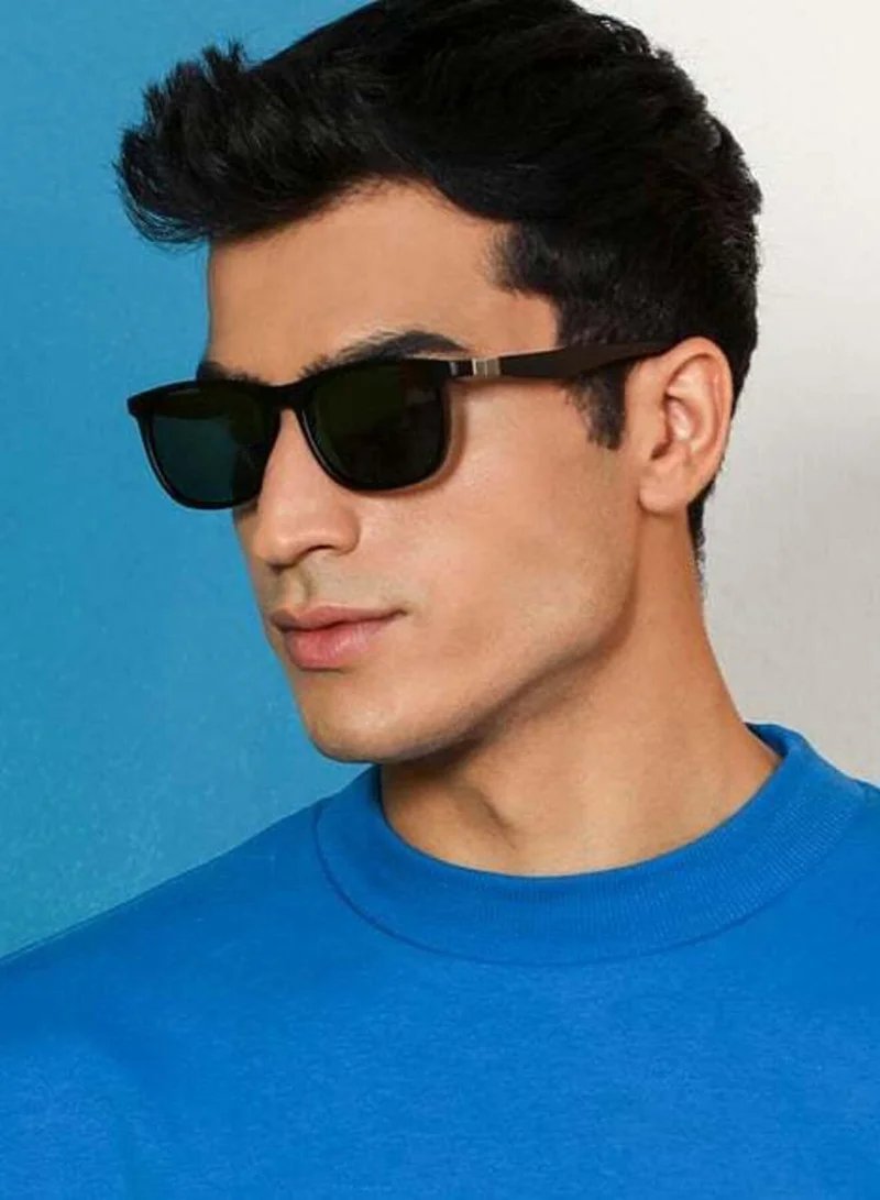 VINCENT CHASE VINCENT CHASE EYEWEAR By Lenskart | Full Rim Wayfarer Branded Latest and Stylish Sunglasses | Polarized and 100% UV Protected | Men &amp; Women | Large | LA S13163 (Color:-Black/Lens Green)-Pack of 1
