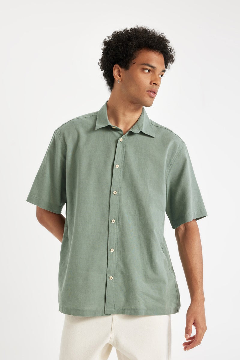 DeFacto Man Relax Fit Poplin Short Sleeve Shirt - Image 3