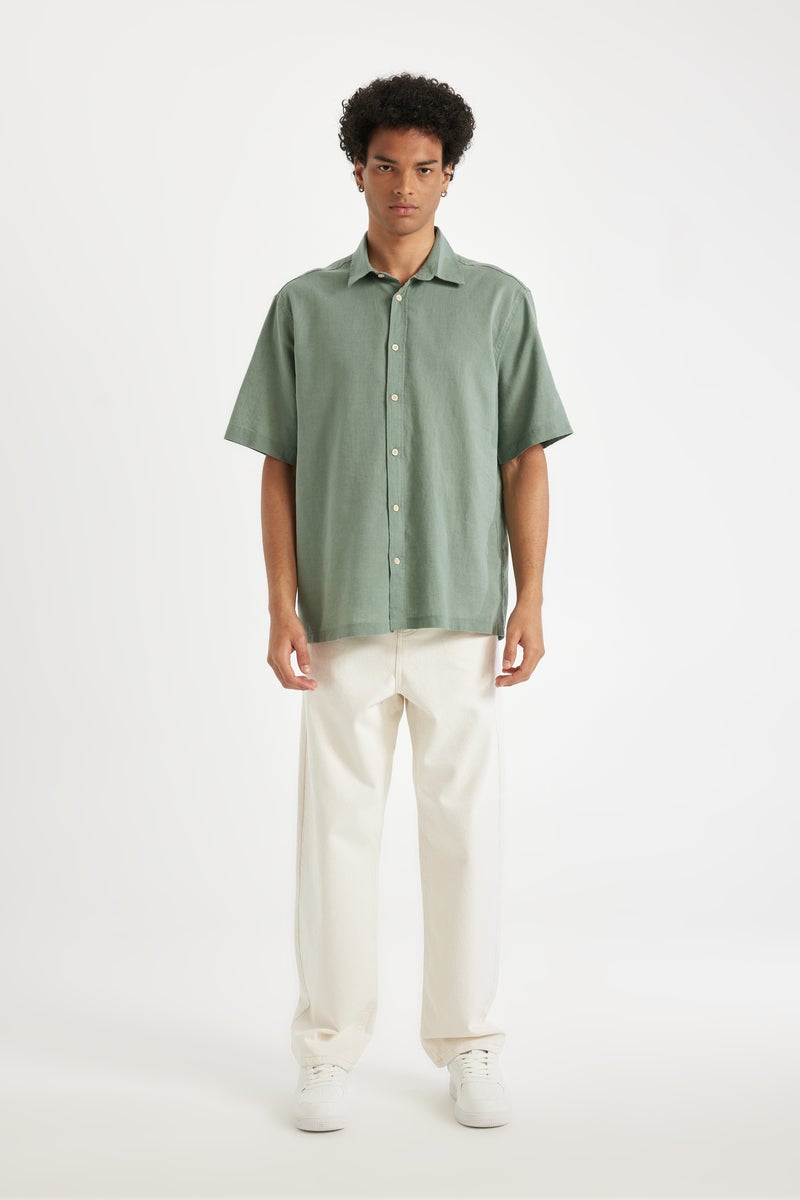 DeFacto Man Relax Fit Poplin Short Sleeve Shirt - Image 4