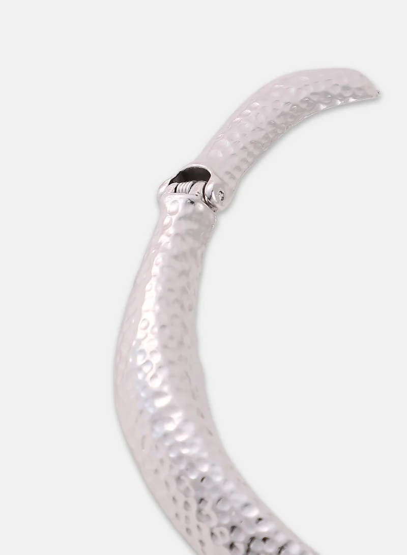 SOHI Dented Torque Artificial Necklace Jewellery
