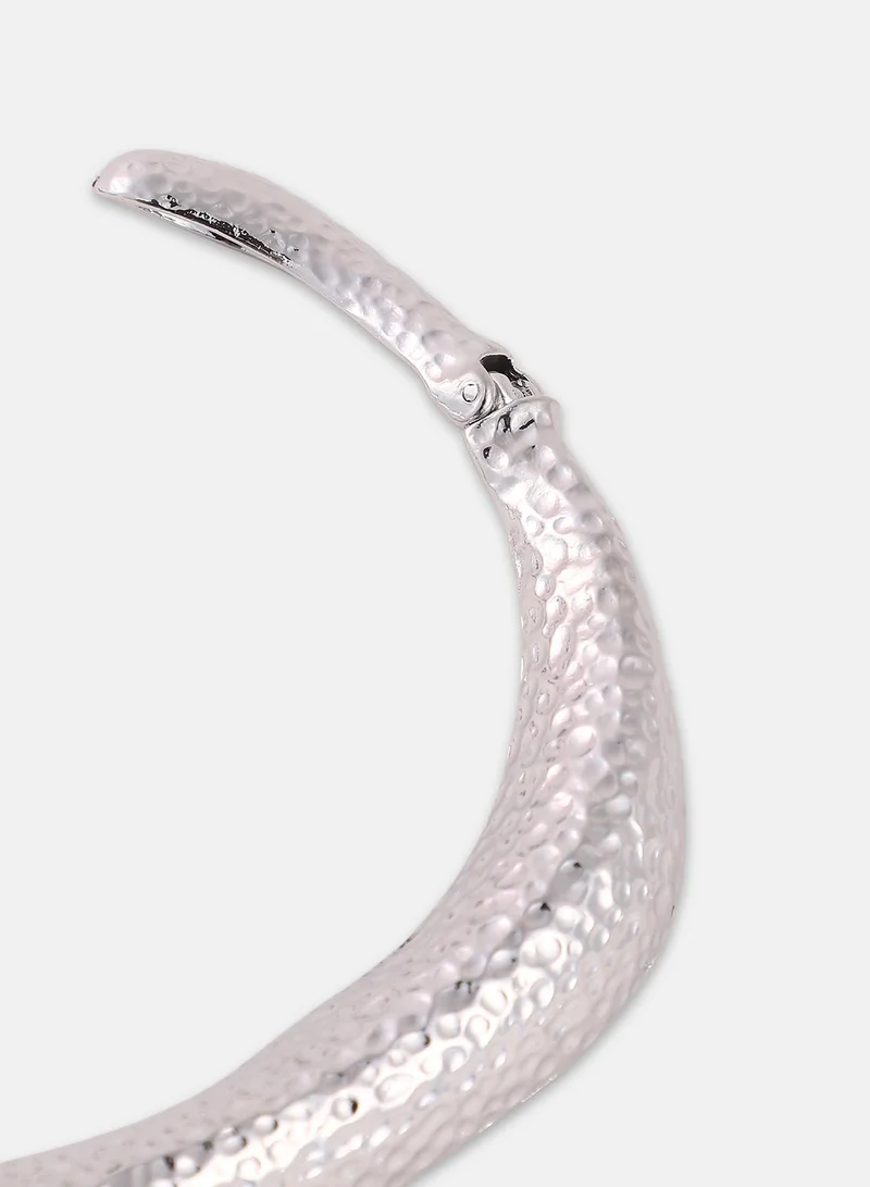 SOHI Dented Torque Artificial Necklace Jewellery