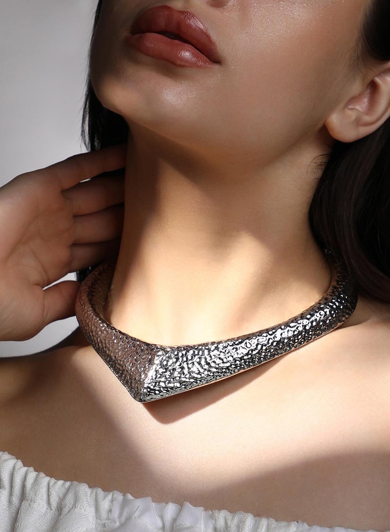 SOHI Dented Torque Artificial Necklace Jewellery  - Image 2