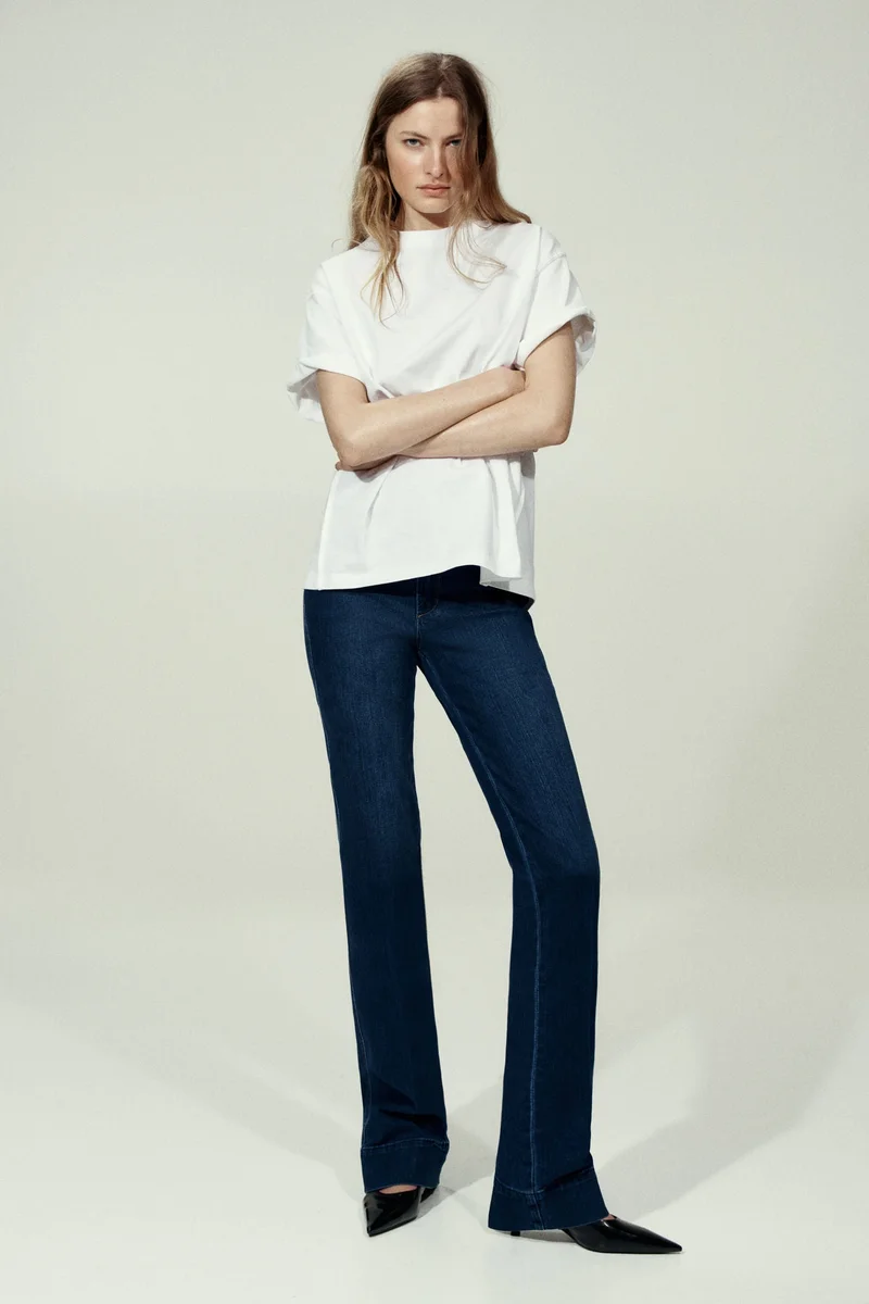 اتش اند ام جينز بقصة حافة واسعة وخصر عالي