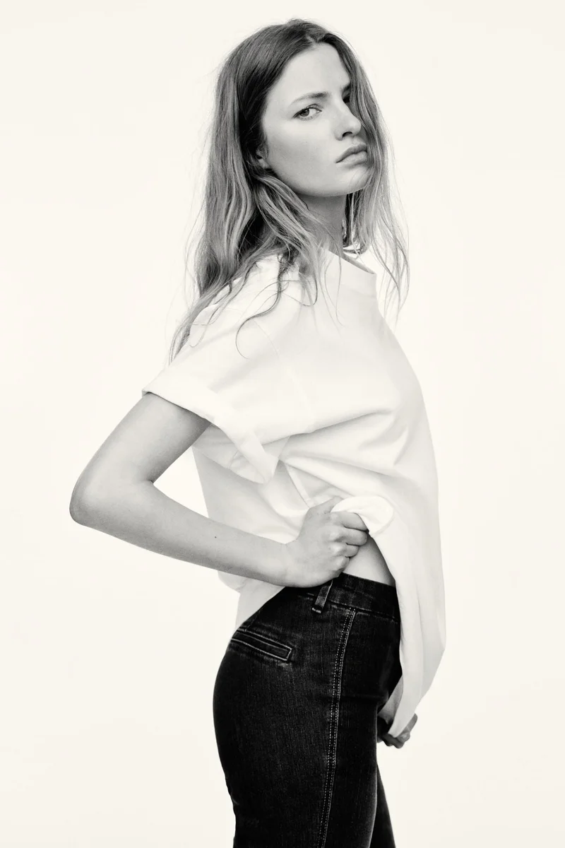 اتش اند ام جينز بقصة حافة واسعة وخصر عالي