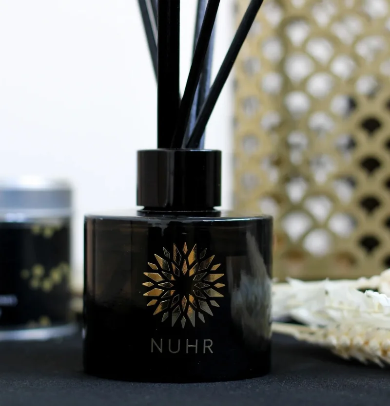 يسكن Nuhr Oud Woods Reed Diffuser