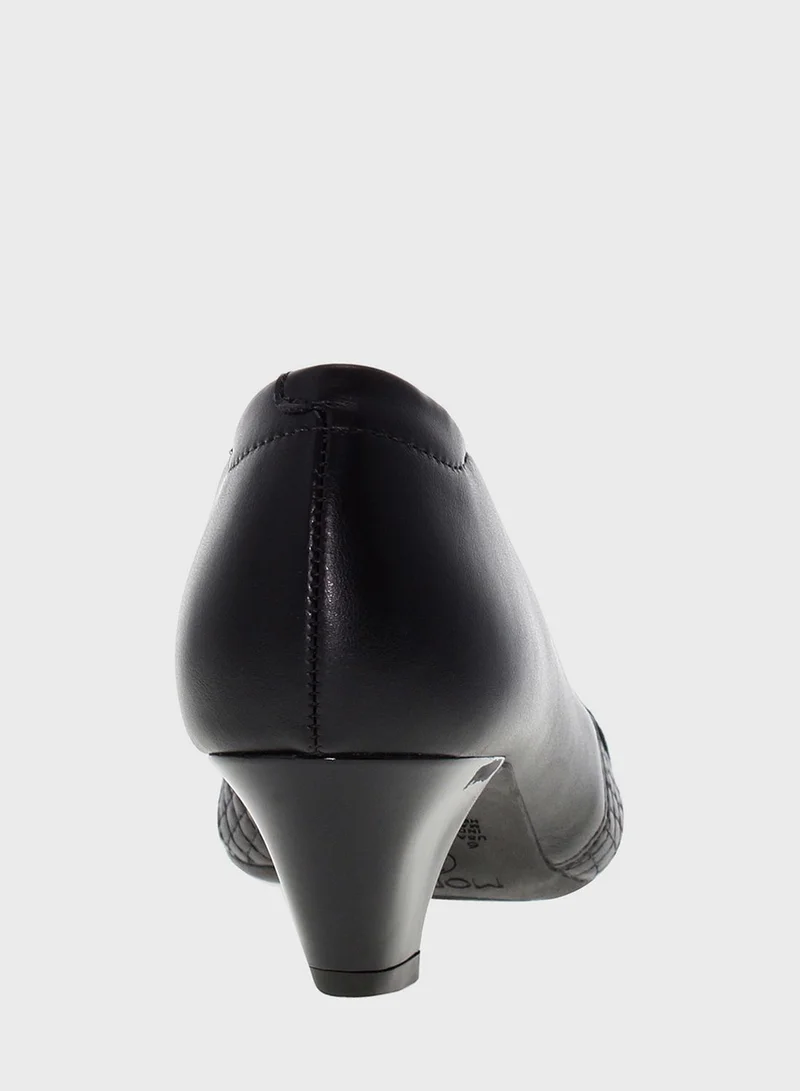 MODARE Georgia Pumps