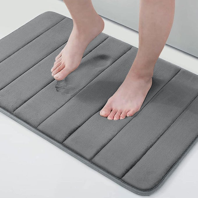 MEMORY FOAM BATH MAT 30 X 20 ULTRA SOFT AND NONSLIP BATHROOM RUGS WATER ABSORBENT AND MACHINE WASHABLE BATH RUG FOR BATHROOM SHOWER AND TUB GREY