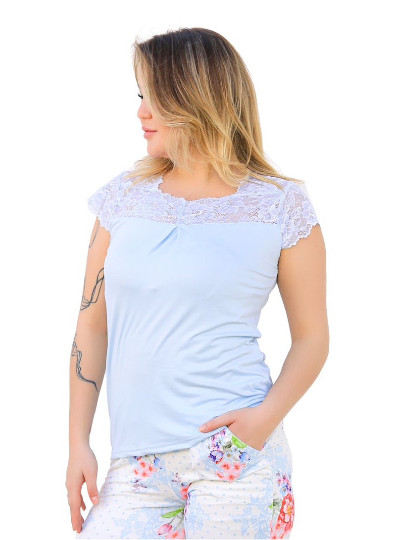 دعدوش  طقم نوم نسائي قطعتين من البوليستر بتصميم زهري، بلوزة بأكمام قصيرة مع دانتيل وبنطلون كابري بطبعة ورود،بيجامة شورت قصير بألوان الصيف الزاهية - Image 4