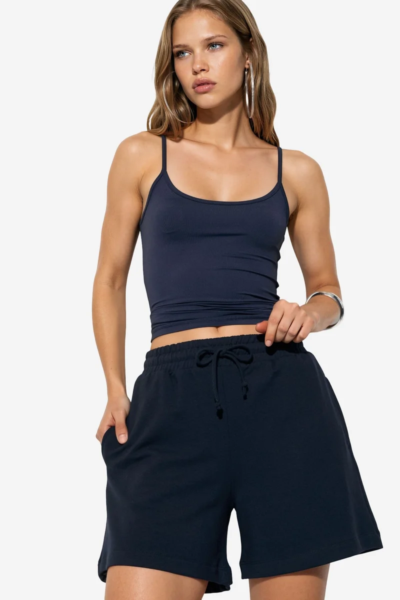 بوسيم BUSEM Mid-Waist Drawstring Sweat Shorts