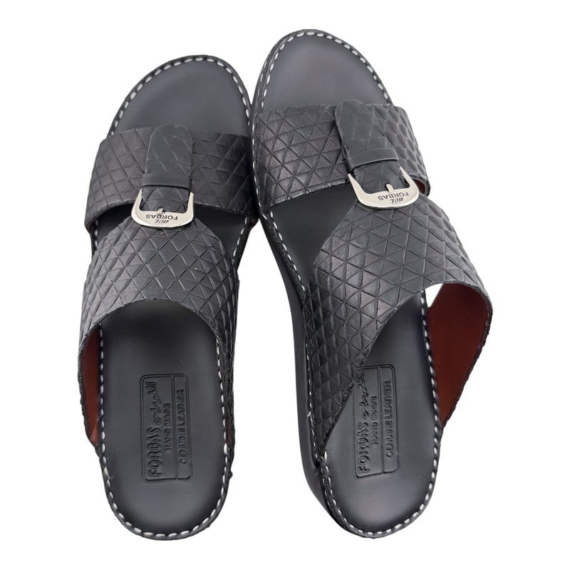 إيت صندل عربي يدوي الصنع للرجال من AET | شبشب رجالي خارجي | شبشب مفتوح من الأمام للاستخدام اليومي | جلد شامواه عربي أصلي مع إبزيم | تصميم جديد | نعل داخلي بلون بني فاتح | مريح وخفيف الوزن - Image 2