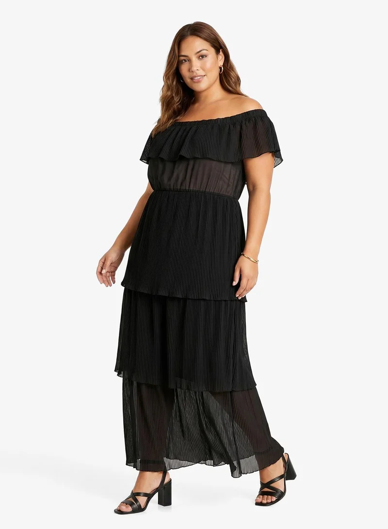 ايلا بلس فستان طبقات بكتف مكشوف