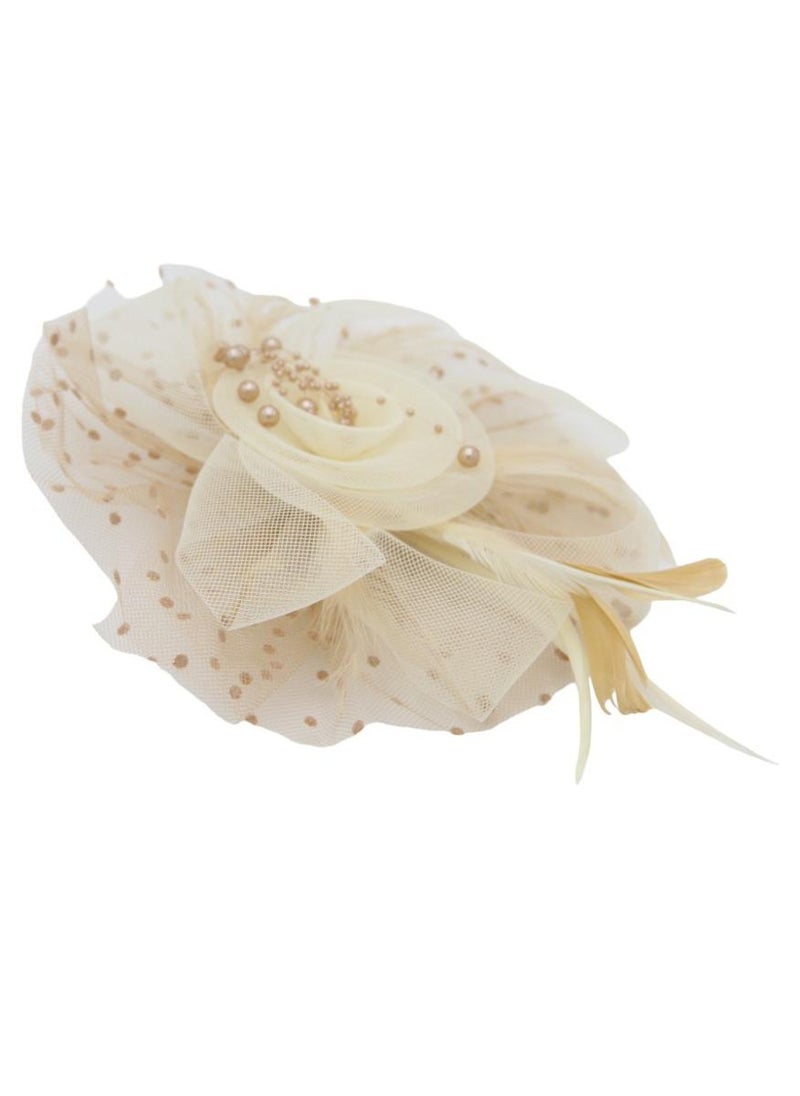دىدانيالا قبعة دانييلا موناليزا للنساء لحفلات الشاي مع مشبك وشبكة وريش - بيج مع بني - Image 1