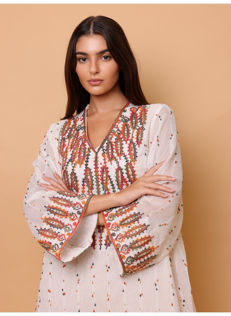 اكسا جلابية مطبوعة ومطرزة بألوان زاهية - Image 2