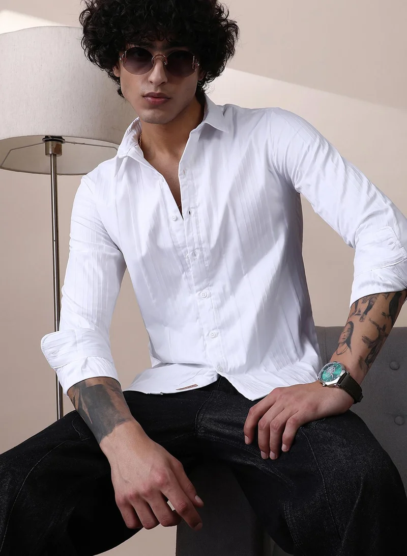 Campus Sutra Campus Sutra Men's Chalk White Unbalanced-Ridge Relaxed Shirt For Casual Wear | Spread Collar | Long Cuffed Sleeves | Button Closure | Shirt Crafted With Comfort Fit For Everyday Wear