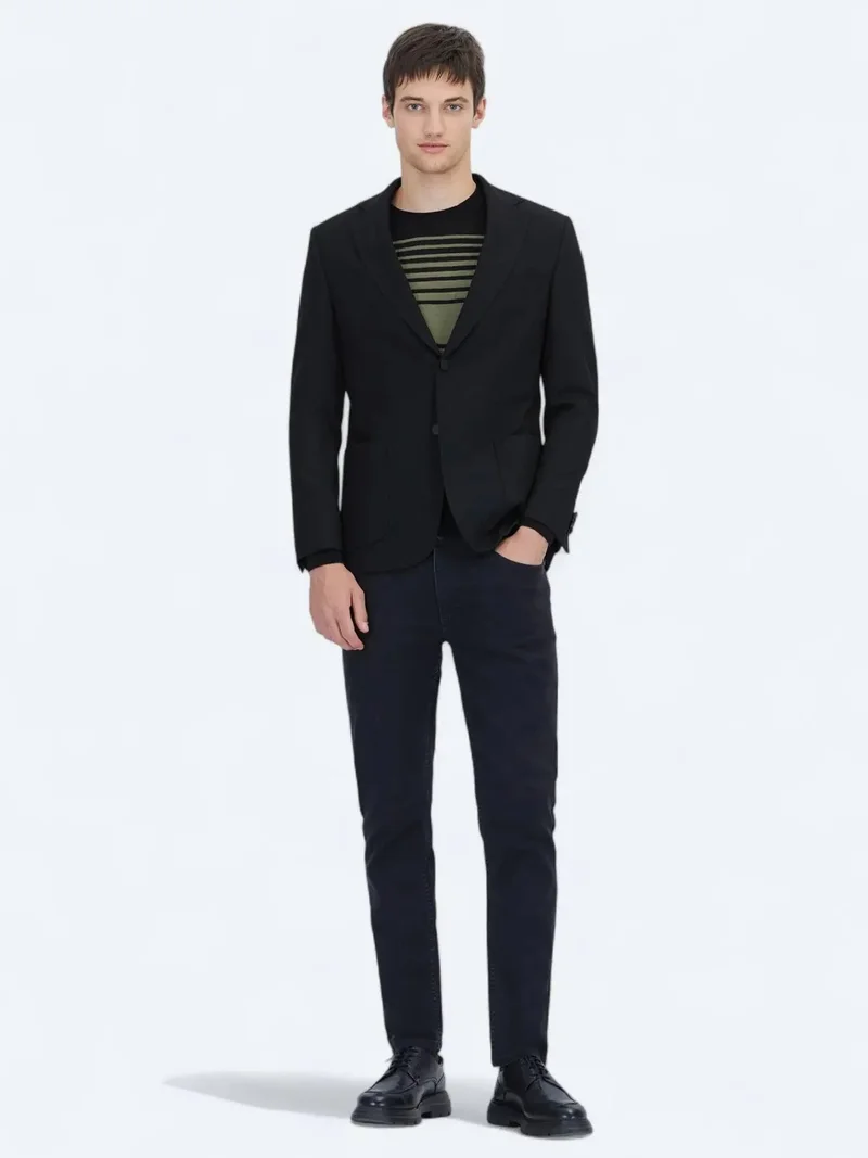 كيب سترة سوداء