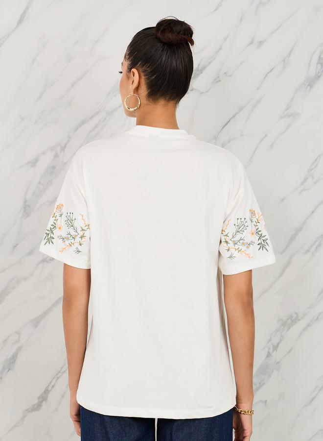 Styli Oversized Embroidered Round Neck Longline T-shirt - Image 4