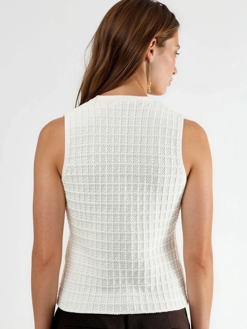 Qustyle QU STYLE Textured Knitwear V-Neck Buttoned Top - Image 3