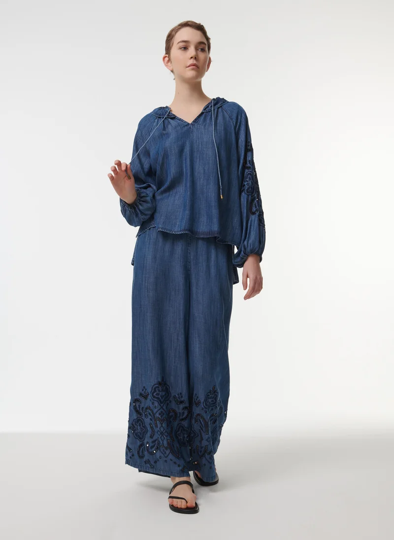 Broderie Anglaise Sleeve Detail Top