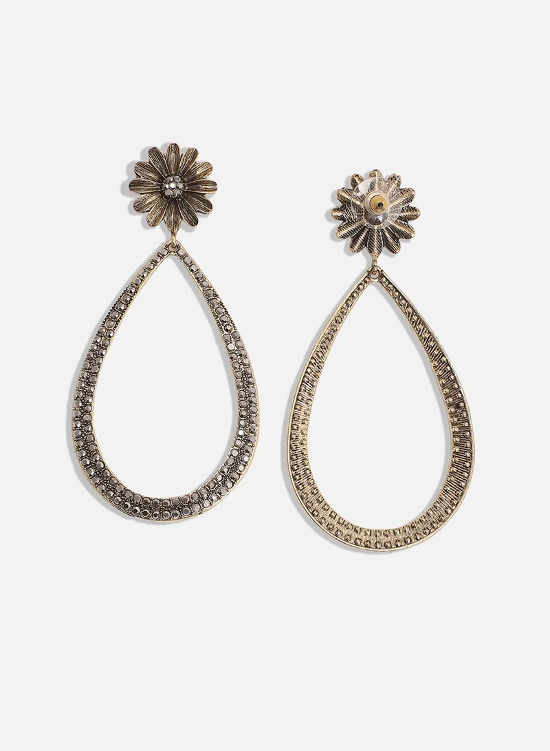 SOHI Maxi Daisy Intricate Teardrop Artificial Drop Earring Jewellery