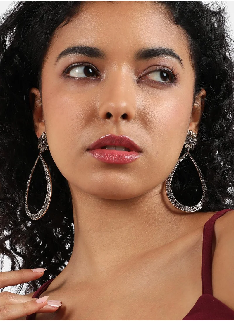 SOHI Maxi Daisy Intricate Teardrop Drop Earrings