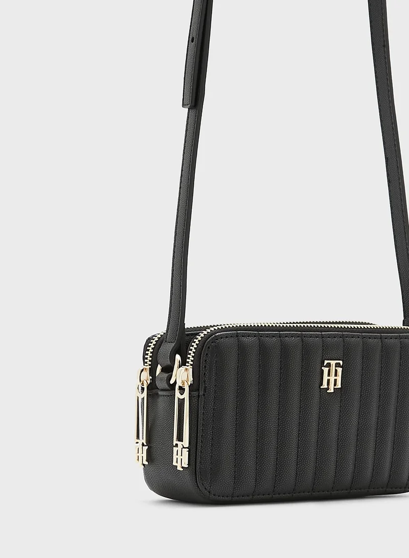 TOMMY HILFIGER Timeless Quilted Cross body