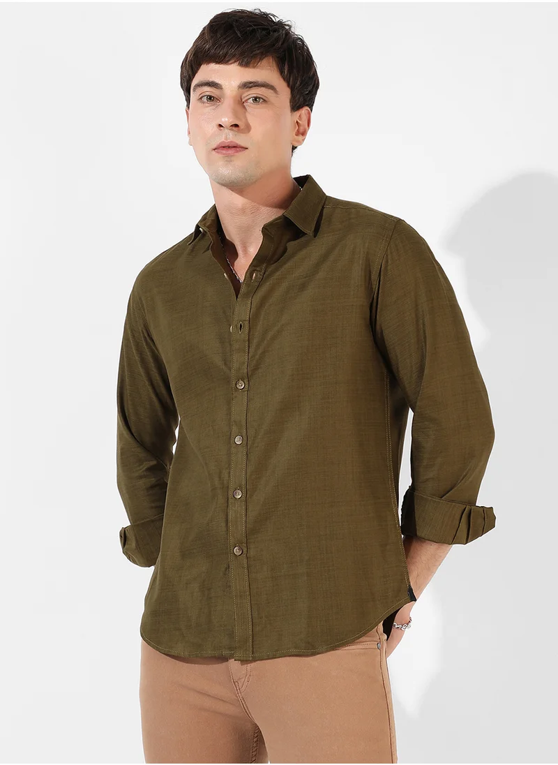 كامبوس سوترا Men's Solid Olive Green Regular Fit Casual Shirt