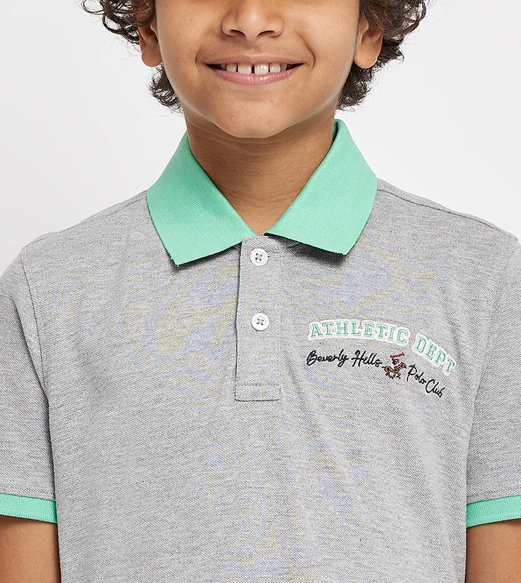 بيفرلي هيلز بولو كلوب تيشيرت بولو بأكمام قصيرة وتفاصيل شعار