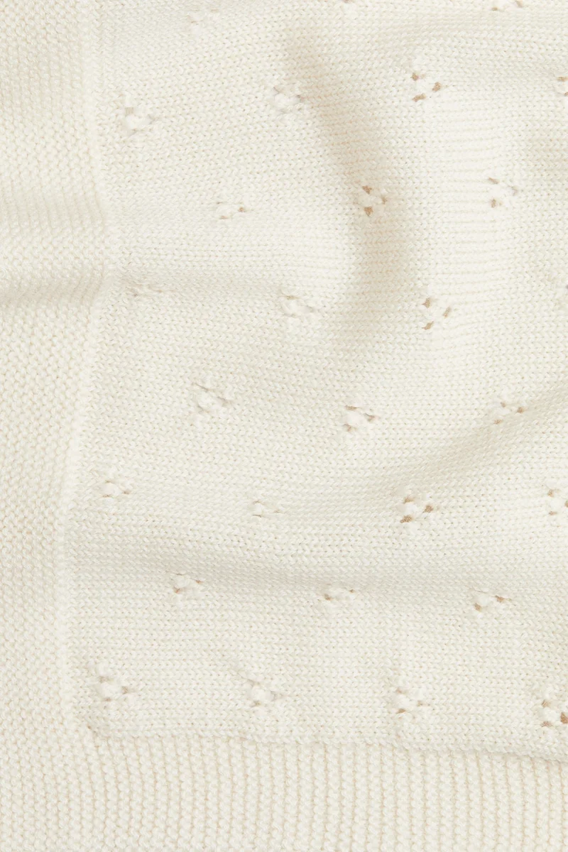 اتش اند ام بطانية صوف محبوكة بنقشة منقطة