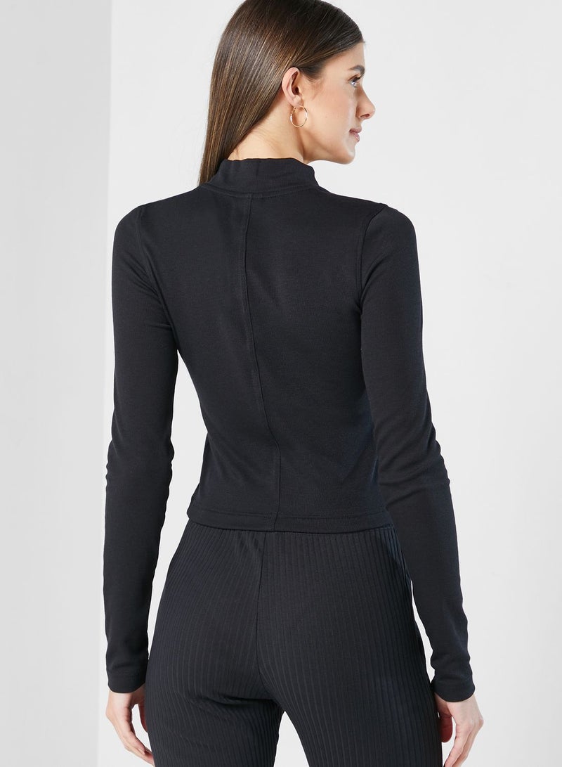 Nike Nsw Essential Ribbed Mock Neck T-Shirt - Image 2