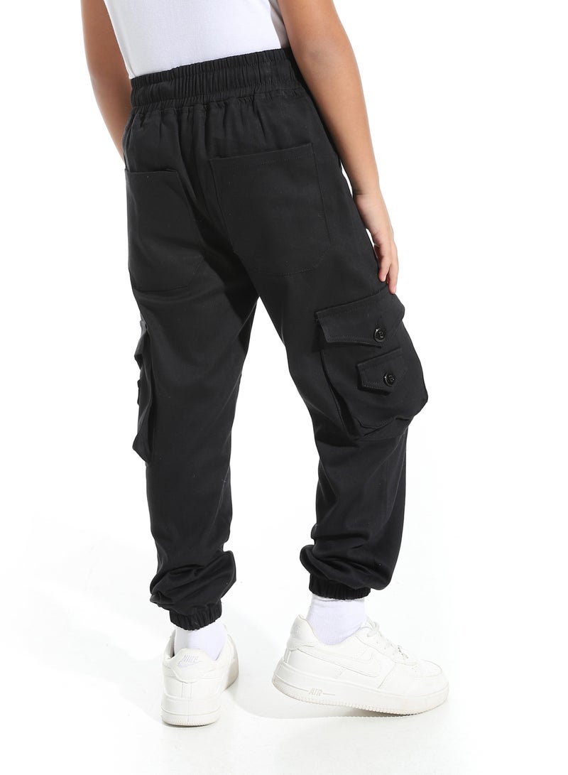 سيزار بنطلون اولادي جبردين مزود  بجيوب وزراير جانبية - Image 4