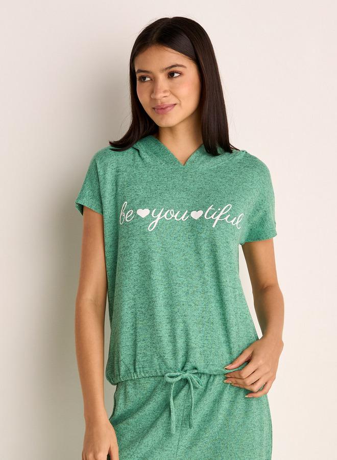 سبلاش فيڤ طقم تي شيرت بغطاء رأس وطبعات شعار وبنطلون رياضي مطاطي - Image 2