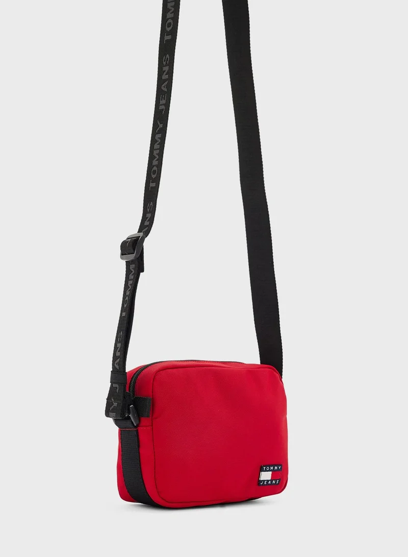 TOMMY JEANS Essential Daily Crossbody Bag